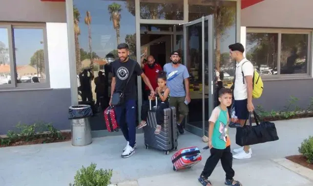 Lübnan'ı terk eden yabancı uyruklular deniz yolu ile Mersin'e geldi