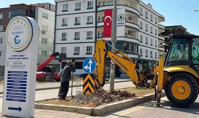Araban'da trafik ışıklandırma çalışması başlattı