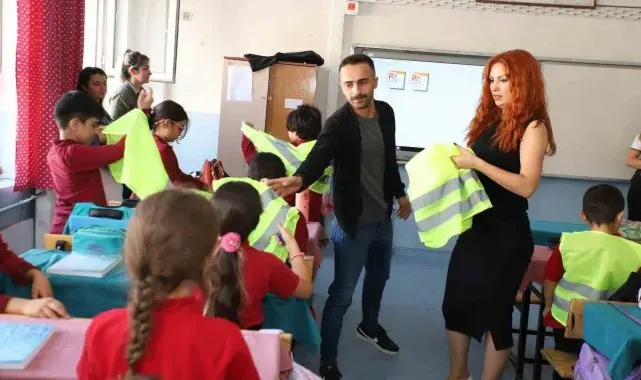 Hakkari Belediyesinden öğrencilere çevre bilinci eğitimi