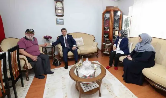 Vali Bakan'ın ilk ziyareti şehit ailesine ve esnafa