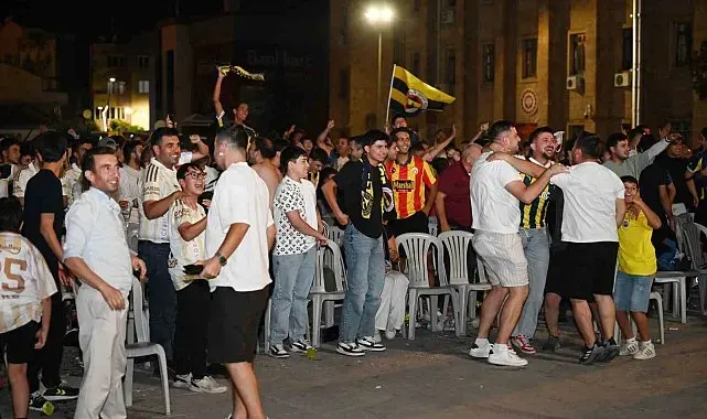 Isparta'da Fenerbahçe'nin Şampiyonlar Ligi sevinci meydana sığmadı