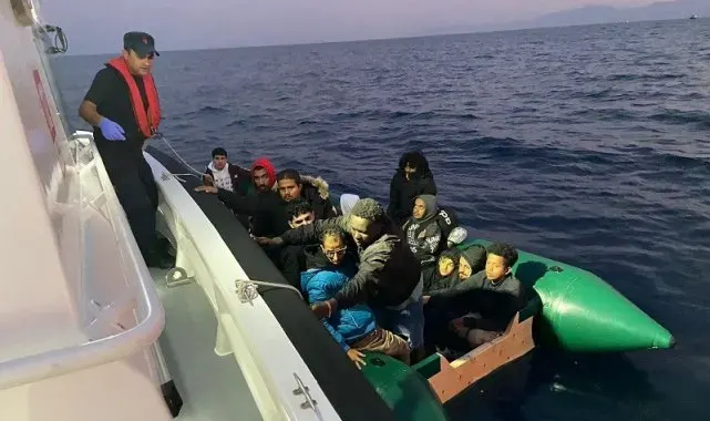 Kuşadası'nda 20 düzensiz göçmen kurtarıldı