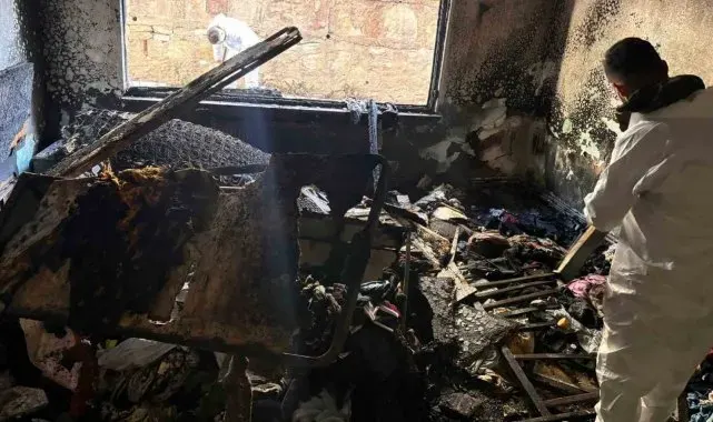Yangında hasar görev ev temizlendi