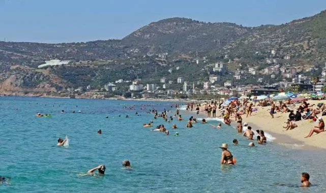 Antalya'da yazdan kalma günler devam ediyor