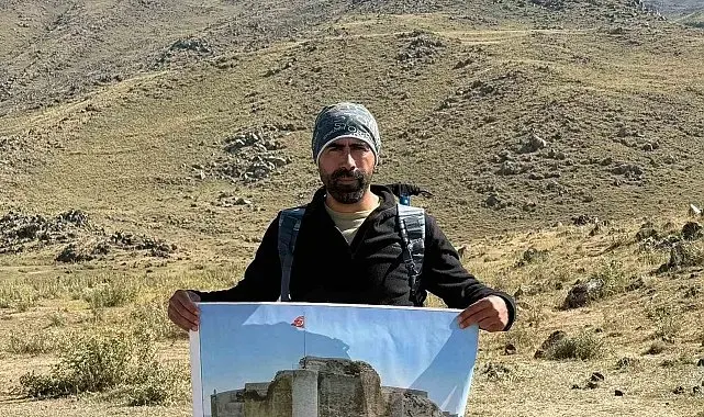 Elazığlı sporcudan Ağrı Dağı'nda 30 Ağustos Zafer Bayramı tırmanışı