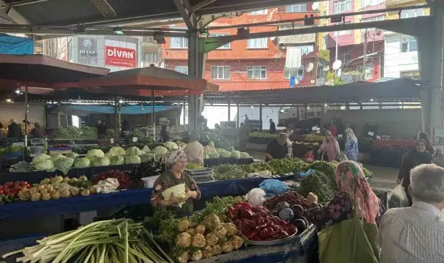 Halk pazarına yoğun ilgi