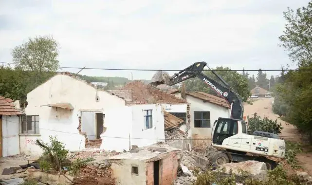 Kepez Belediyesi sel baskınını önlemek amacıyla çalışmalar gerçekleştirdi