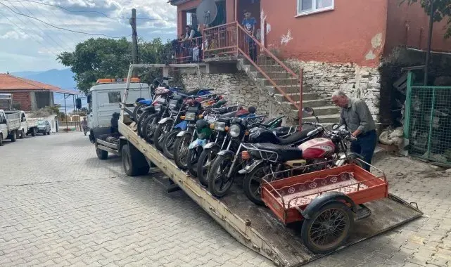 Alaşehir'de 14 tescilsiz motosiklet ele geçirildi