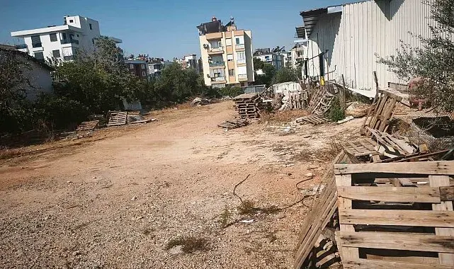 Kepez'de 30 kamyon atık temizlendi: 5 firmaya ceza kesildi