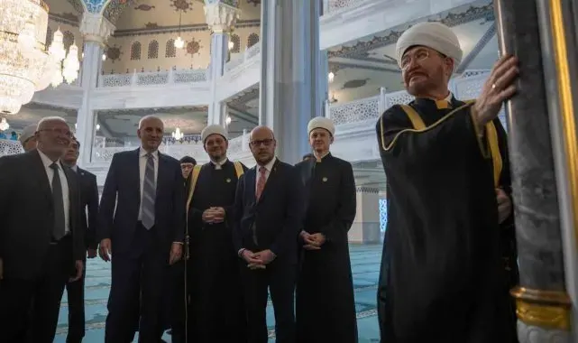 TBMM Başkanı Kurtulmuş, Moskova Merkez Camii'ni ziyaret etti