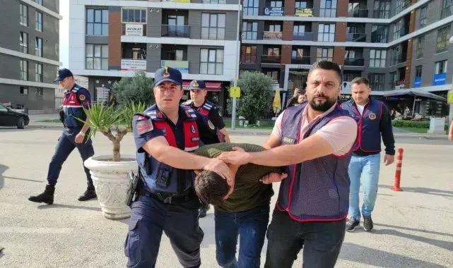 Babasını 'miras' için öldürüp cesedi baltayla parçalayarak yakıp, dere kenarına gömmüş