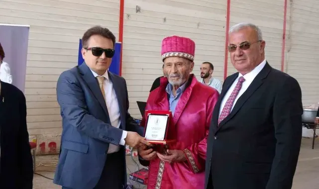 57 yıllık saat tamircisi Burdur'un Ahi'si seçildi