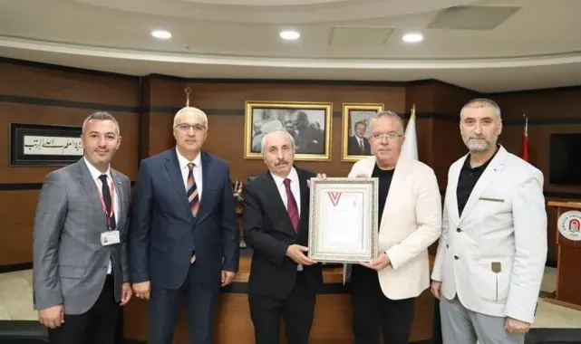 Kızılay'dan Amasya Üniversitesi'ne gümüş madalya