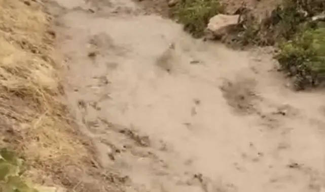 Elazığ'da sağanak dereleri taşırdı