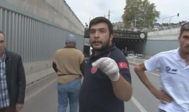 Afyonkarahisar'da otomobil bariyerlere çarptı: 3 yaralı