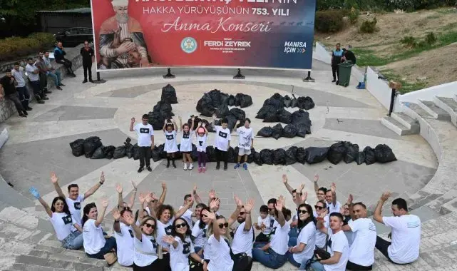 Manisa'da 'Atıksız Bir Dünya' için çöp topladılar