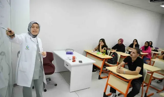 Gençlik merkezinde ilk ders başladı
