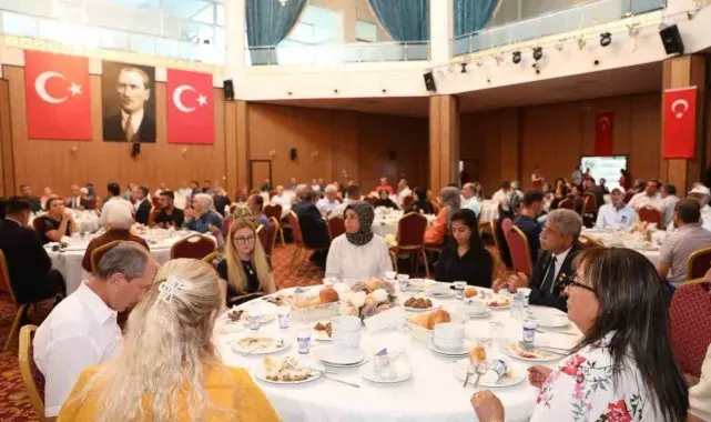 Yüreğir'de gaziler onuruna yemek verildi