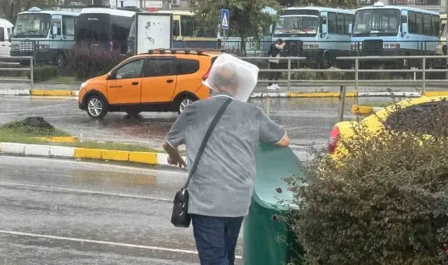 Yağmura hazırlıksız yakalandılar