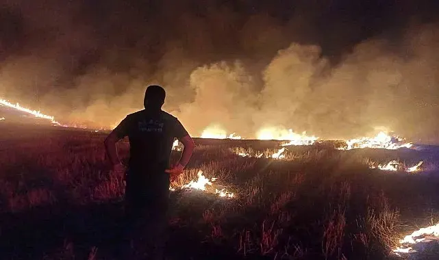 Çorum'da örtü yangını: Ekipler müdahale ediyor