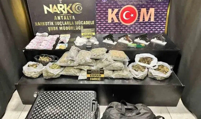 Antalya'da silah ticareti yapan şahıslara operasyon: 2 tutuklama