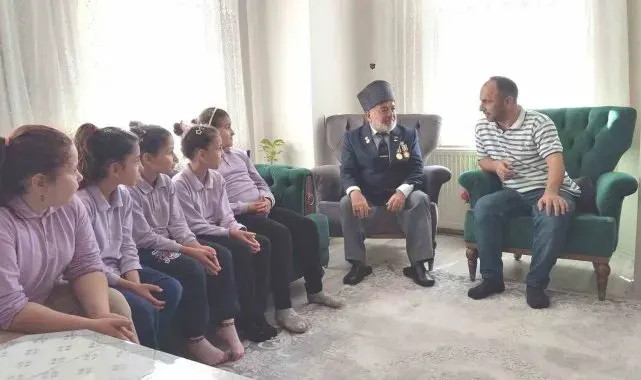 Hisarcık'ta miniklerden gazi amcalarına anlamlı ziyaret