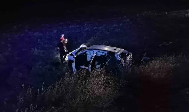 Ağaca çarpan otomobil takla attı, sürücü ölümden döndü