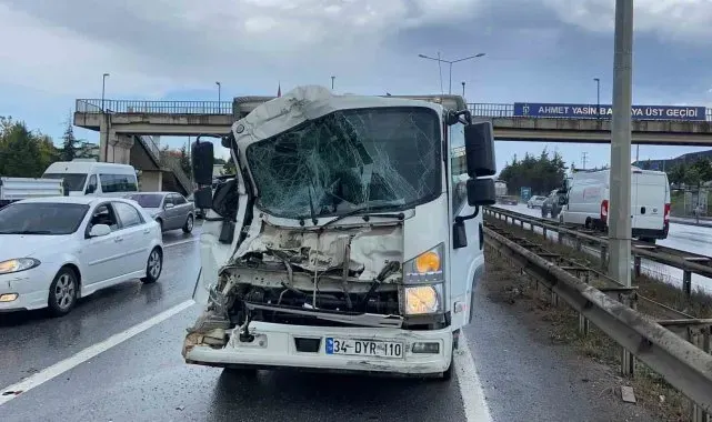 Kamyon kamyona arkadan çarptı: 1 yaralı