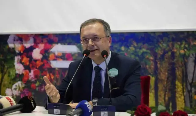 Prof. Dr. Çapcıoğlu: "Bugün çocuklarımıza iyi model olmakta zorlanıyoruz"