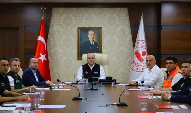 Artvin'de Kapisre Deresi çevresindeki sanayi sitesi ve yurt tedbir amaçlı boşaltıldı