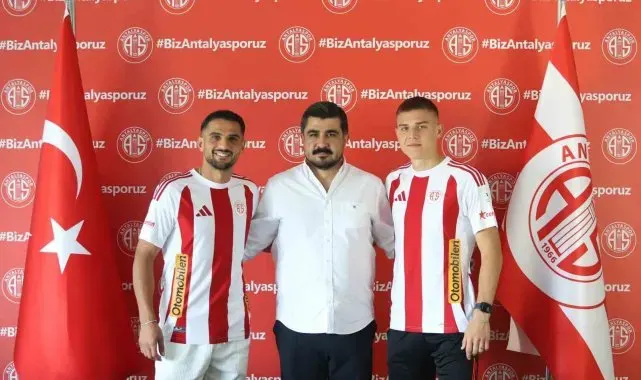 Antalyaspor'da Petrusenko ve Abdurrahim için imza töreni düzenlendi