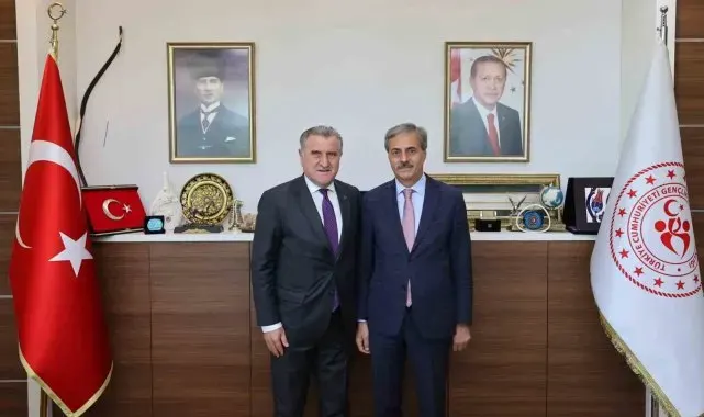 Başkan Alemdar, Gençlik ve Spor Bakanı Osman Aşkın Bak'la görüştü