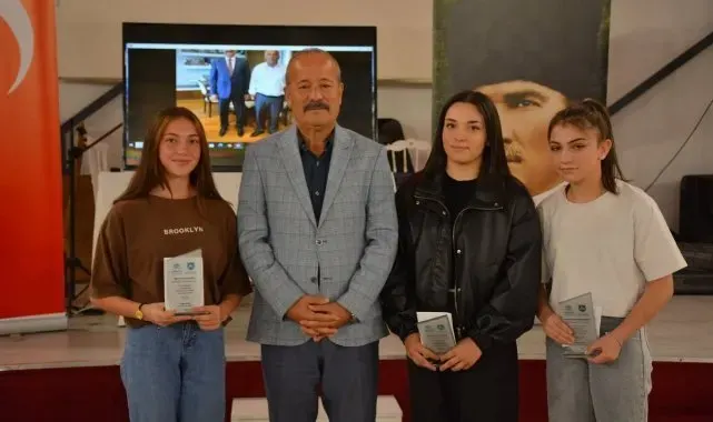 Afyonkarahisar'da şampiyon sporcular ödüllendirildi