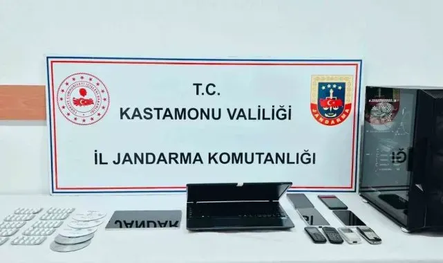 Kastamonu'da uyuşturucuyla yakalanan 2 şahıs tutuklandı.