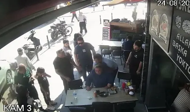 Heimlich manevrasıyla kadının hayatını kurtaran polis: "Her zaman vatandaşımızın yanındayız"