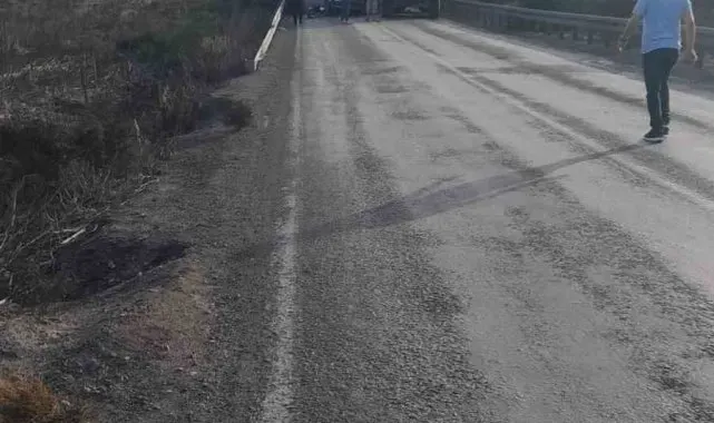 İşçi servisiyle kamyon çarpıştı: 3 ölü, 7 yaralı