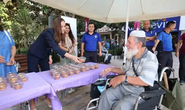 Başkan Durbay'dan vatandaşlara kandil simidi ikramı