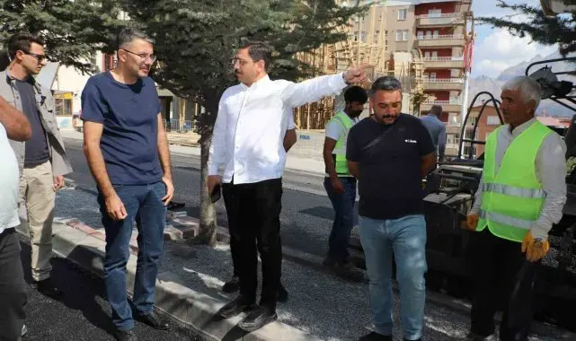 Vali Ali Çelik asfalt çalışmalarını yerinde denetledi