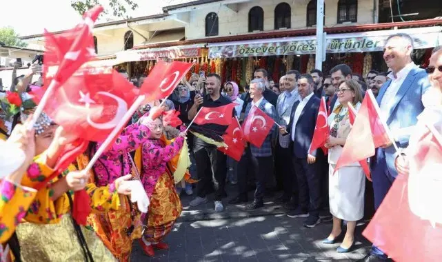Gastroantep festivali düzenlenen kortej ile başladı