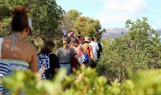 Bodrum'da öğrenciler kıyı temizliği yaptı