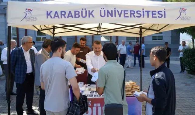 Rektör Kırışık öğrencileri karşıladı