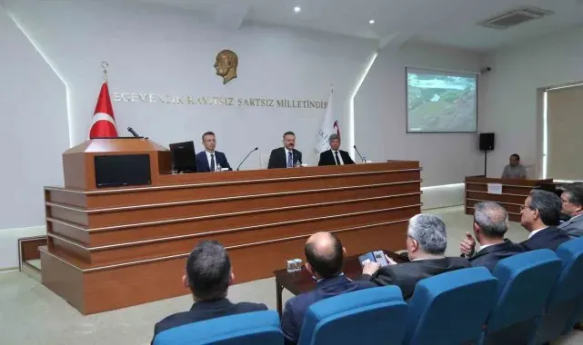 Eskişehir'de yeni eğitim-öğretim yılında alınacak asayiş trafik tedbirleri görüşüldü