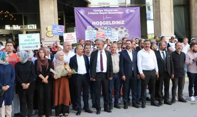 Bakan Işıkhan'dan işten çıkarılan belediye işçilerine destek