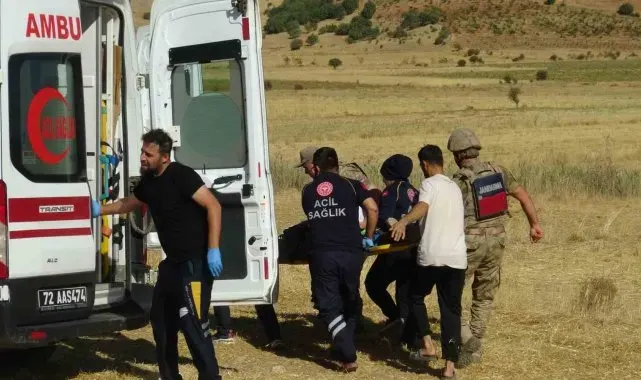 Batman'da hafif ticari araç takla attı: 3 yaralı
