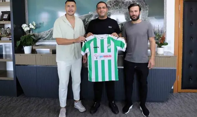 Adis Jahovic ve Berkan Emir, amatöre transfer oldu