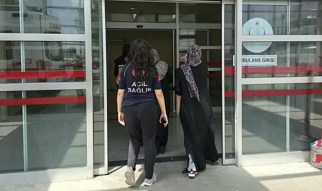 Motosiklet yayalara çarptı: 2 yaralı