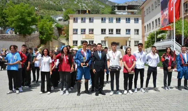 Saimbeyli Kaymakamı öğrenciler için eğitim seferberliği başlattı