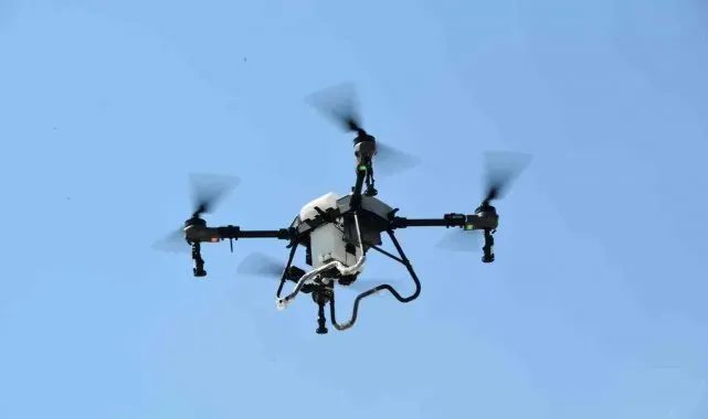 Bitlis'te çekirgeye karşı dronla mücadele