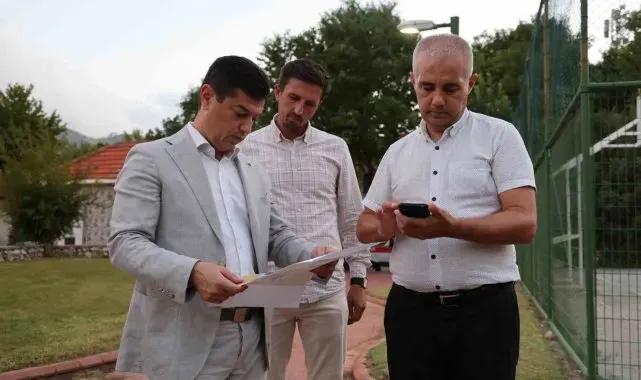 Başkan Ünlü, İçmeler Mahallesi'nde incelemelerde bulundu