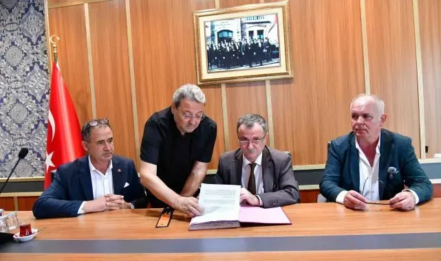 Yunusemre'de pazar yerleri Pazarcılar Odasına emanet